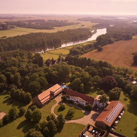 Relais & Chateaux Gutshaus Stolpe Otel Stolpe an der Peene Dış mekan fotoğraf