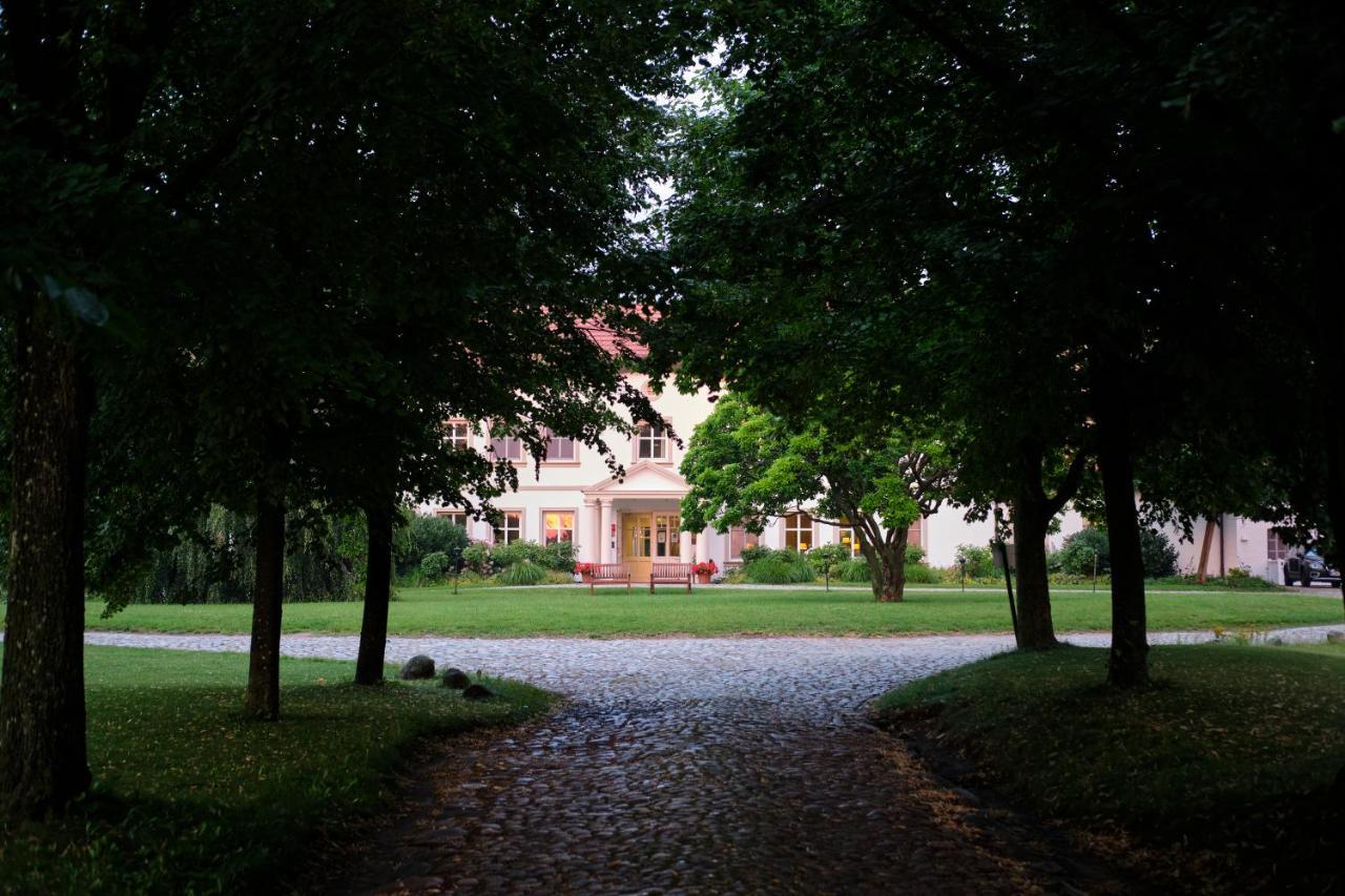 Relais & Chateaux Gutshaus Stolpe Otel Stolpe an der Peene Dış mekan fotoğraf