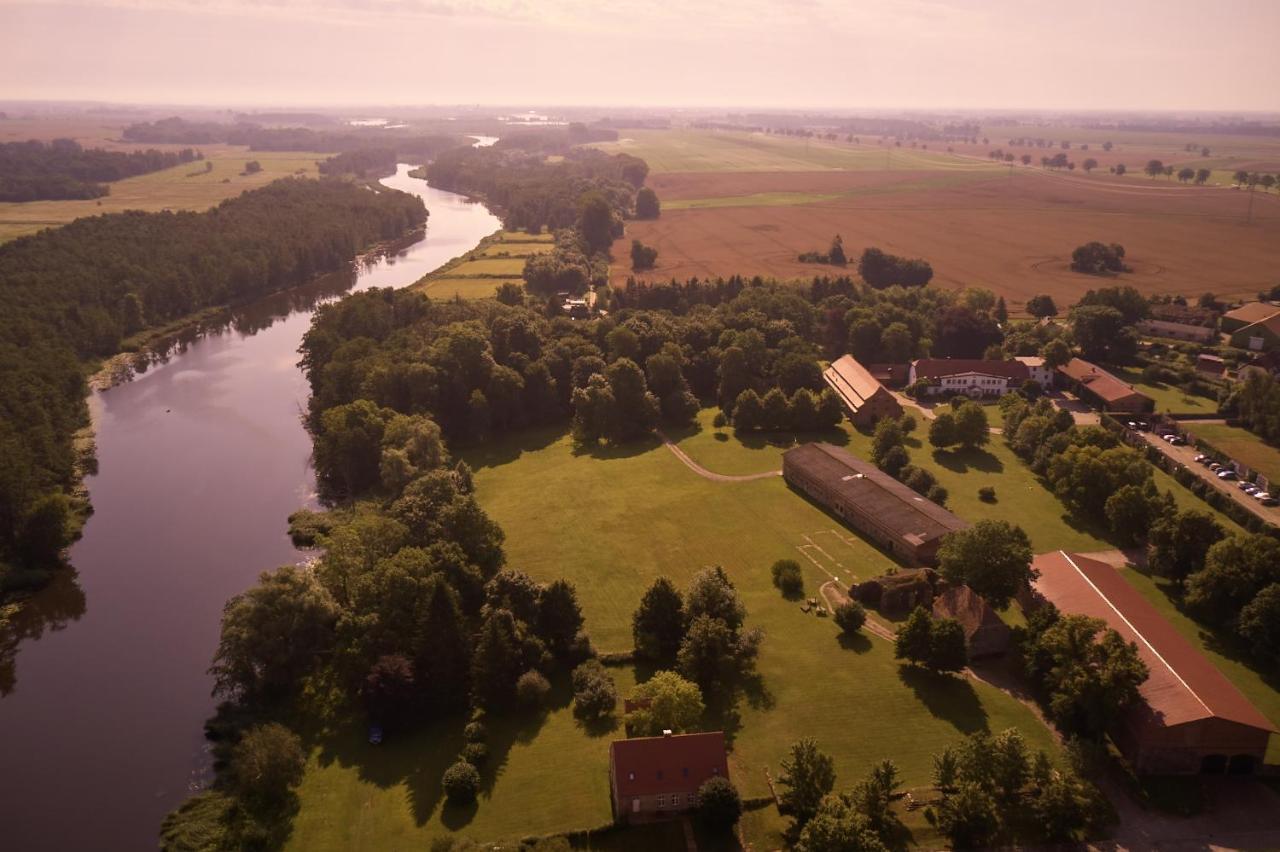 Relais & Chateaux Gutshaus Stolpe Otel Stolpe an der Peene Dış mekan fotoğraf